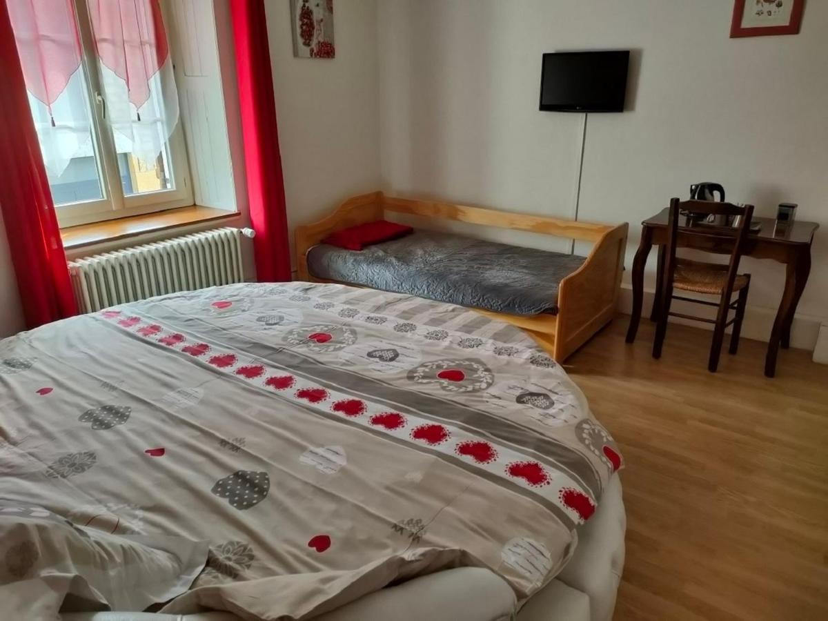 Hotel Les Remparts Nozeroy Eksteriør bilde