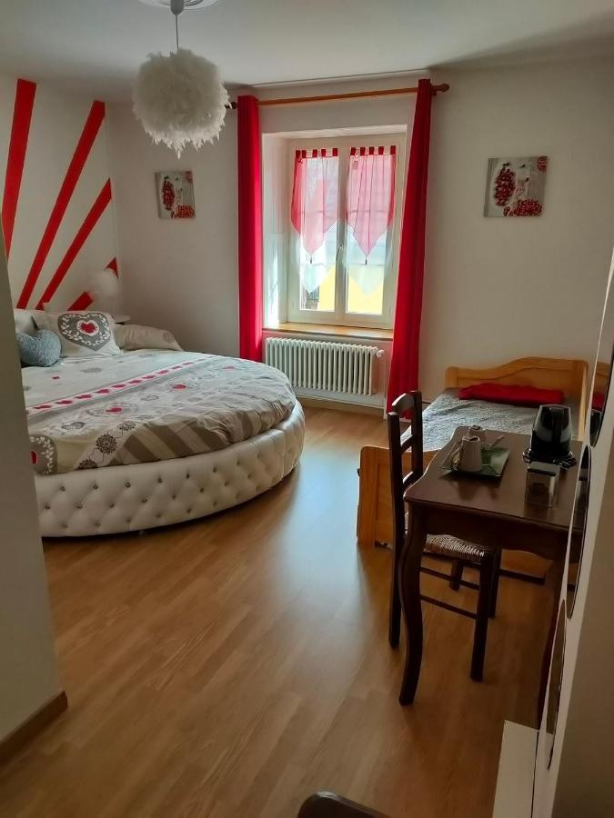 Hotel Les Remparts Nozeroy Eksteriør bilde