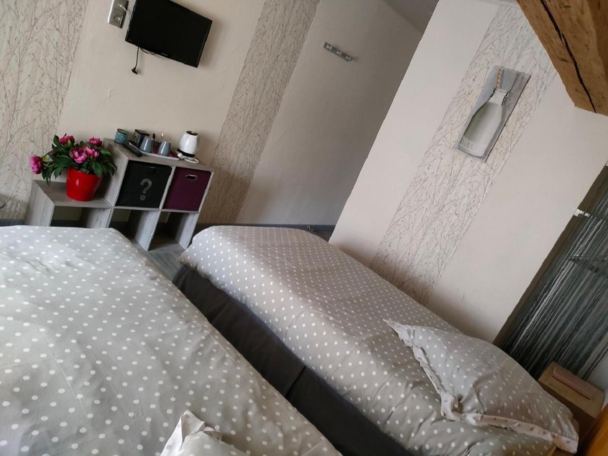 Hotel Les Remparts Nozeroy Eksteriør bilde